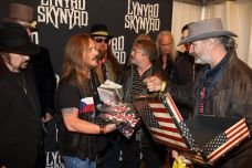 Dališ předává Lynyrd Skynyrd céda